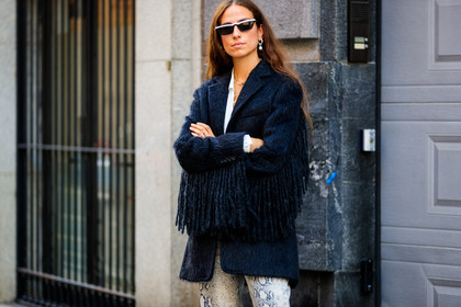 black jacket, earrings, erika boldrin, fringes, graphic pants, printed pants, sunglasses, trousers, street style, jonathan paciullo, FW, frenchystyle, fashion week, MFW, MILAN, SPRING SUMMER 2019, SS 19, atmosphere details, horizontal, detail