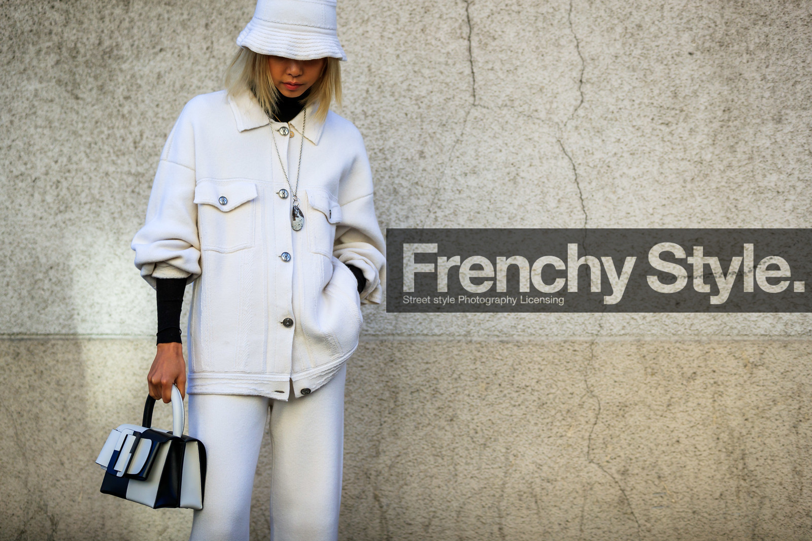 black and white bag, black sweater, bucket hat, graphic bag, leather bag, necklace, printed bag, trousers, vanessa hong, white hat, white jacket, white pants, fashion week, frenchystyle, FW, jonathan paciullo, street style, PFW, PARIS, AUTUMN WINTER 2019-2020, AW 19-20, FALL WINTER 2019-2020, FW 19-20, horizontal, atmosphere details, detail