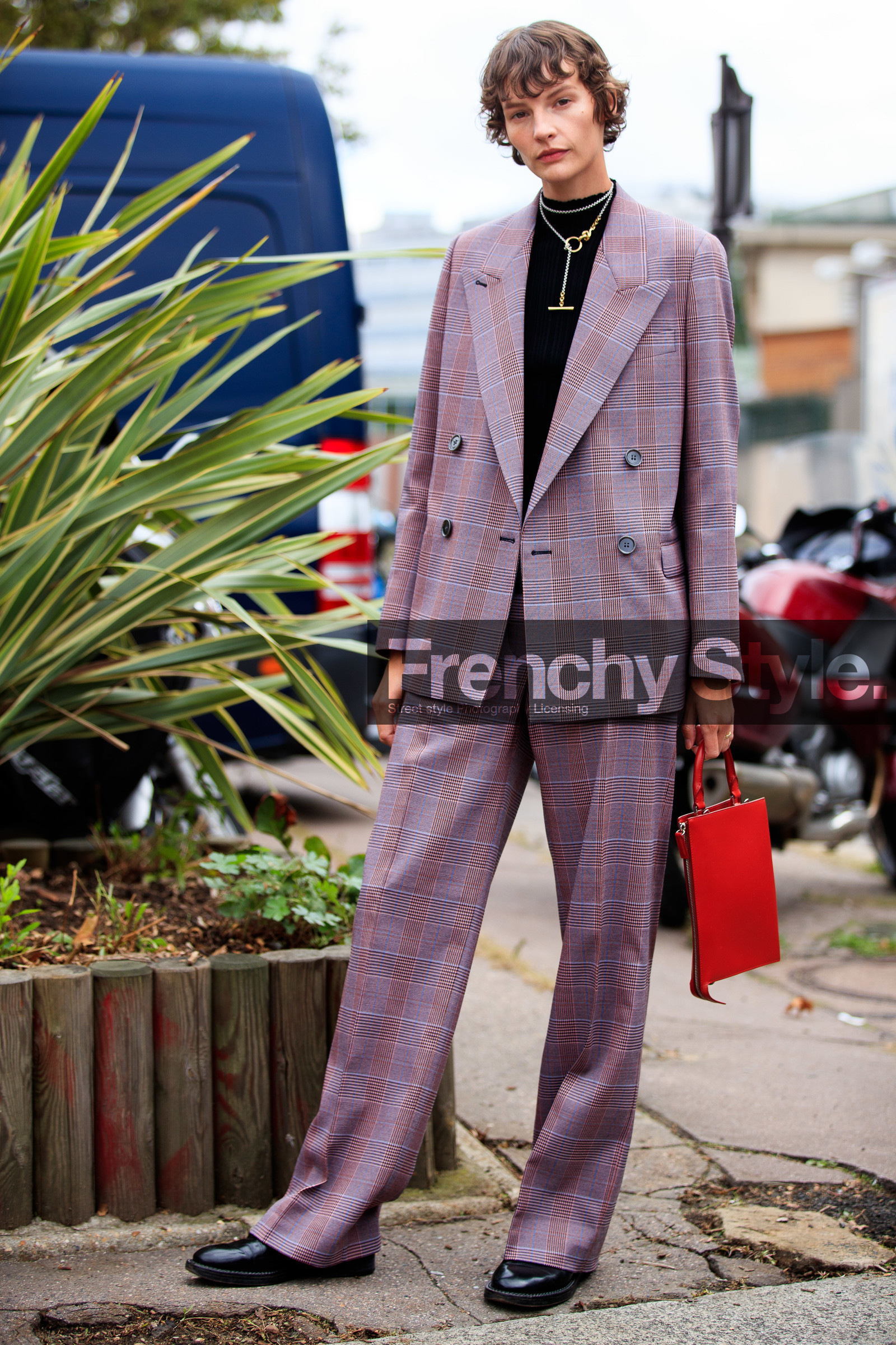 sara blomqvist, red jacket, red pants, red suits, loose jacket, loose pants, checked jacket, checked pants, checked suits, red leather bag, zipped bag, hand bag, silvered chain necklace, silvered necklace, golden necklace, long necklace, charlotte chenais necklace, street style, jonathan paciullo, FW, frenchystyle, fashion week, PFW, PARIS, SPRING SUMMER 2021, SS 21, vertical, full length, model