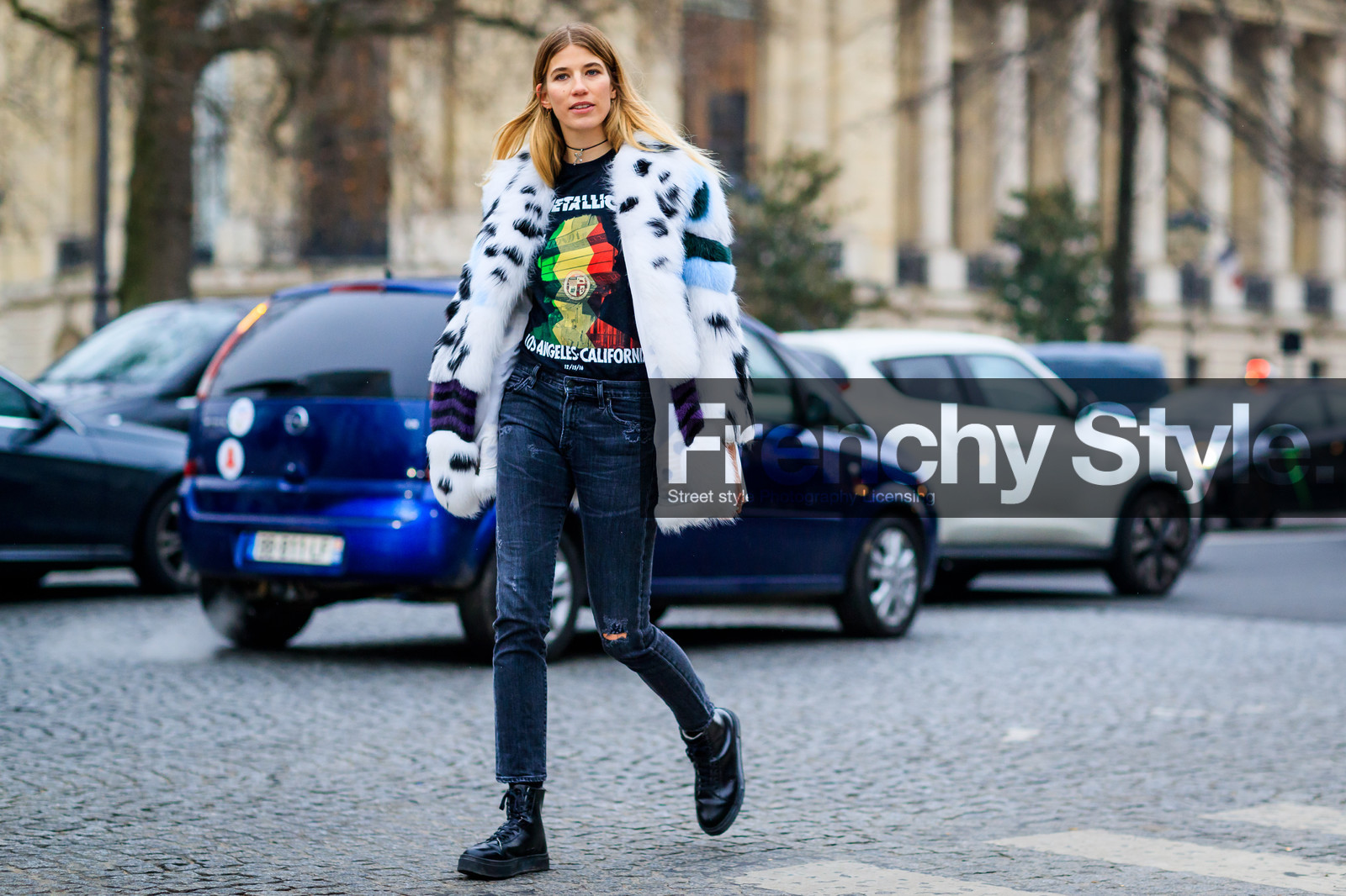 black boots, black denim, black shoes, denim pants, fur jacket, jeans, leather shoes, printed jacket, printed t shirt, trousers, white fur, white jacket, fashion week, frenchystyle, FW, jonathan paciullo, street style, PFW, PARIS, SPRING SUMMER 2017, SS 17, HAUTE COUTURE, atmosphere details, full length, horizontal, veronika heilbrunner