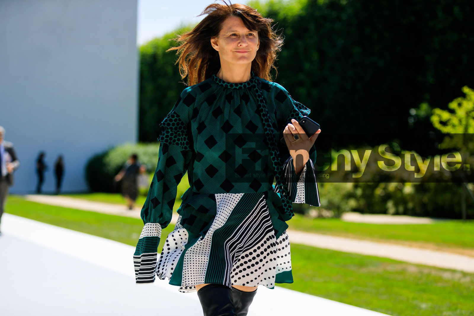 black bag, checked, graphic dress, green dress, leather bag, plaid, polka dot, printed dress, stripes, fashion week, frenchystyle, FW, jonathan paciullo, street style, PFW, PARIS, horizontal, atmosphere details, detail, AUTUMN WINTER 2018-2019, FALL WINTER 2018-2019, FW 18-19
