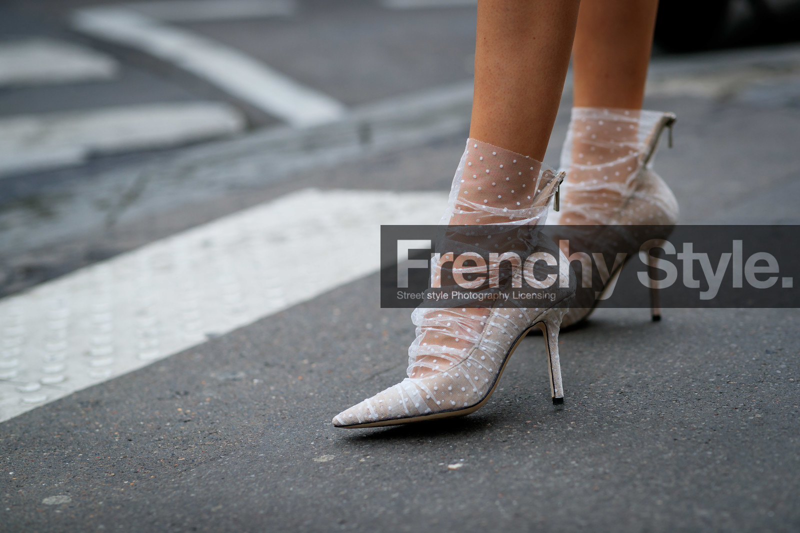 high heels, leather shoes, satin stitch, see through, white shoes, PARIS, PFW, street style, jonathan paciullo, FW, frenchystyle, fashion week, AUTUMN WINTER 2019-2020, AW 19-20, FALL WINTER 2019-2020, FW 19-20, horizontal, atmosphere details, detail