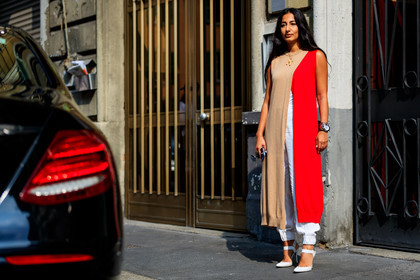 beige dress, graphic dress, high heels, leather shoes, nausheen shah, necklace, printed dress, red dress, sweatpants, watch, white pants, white shoes, fashion week, frenchystyle, FW, jonathan paciullo, street style, MFW, MILAN, SPRING SUMMER 2019, SS 19, atmosphere details, horizontal, full length