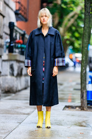 black coat, checked, graphic jacket, high heels, leather shoes, linda tol, plaid, printed jacket, tartan, yellow boots, street style, jonathan paciullo, FW, frenchystyle, fashion week, NYFW, NEW YORK, SPRING SUMMER 2019, SS 19, vertical, full length