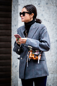 celine sunglasses, square shape glasses, grey jacket, checked jacket, crossbody bag, scale strap sunglasses, multicolor bag, plastic bag, street style, jonathan paciullo, FW, frenchystyle, fashion week, MFW, MILAN, SPRING SUMMER 2021, SS 21, vertical, detail