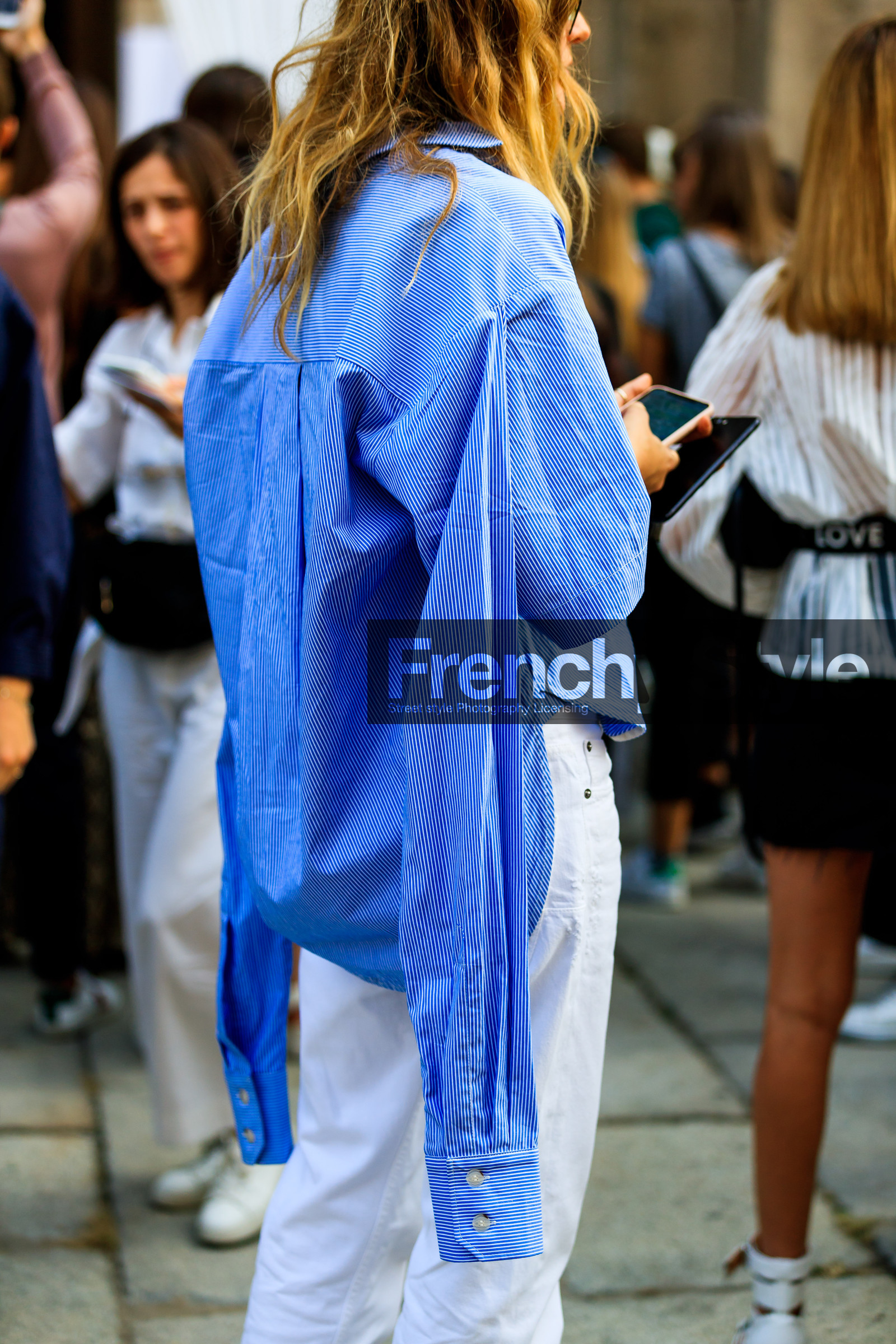 blue shirt, denim pants, ekatrina mukina, jeans, trousers, white denim, street style, jonathan paciullo, FW, frenchystyle, fashion week, MFW, MILAN, SPRING SUMMER 2019, SS 19, vertical, atmosphere details, detail