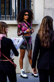 black strap, grey skirt, mini skirt, pink skirt, pink top, print, printed skirt, printed top, skirt, strap, top, street style, jonathan paciullo, FW, frenchystyle, fashion week, PFW, PARIS, SPRING SUMMER 2022, SS 22, vertical, atmosphere details