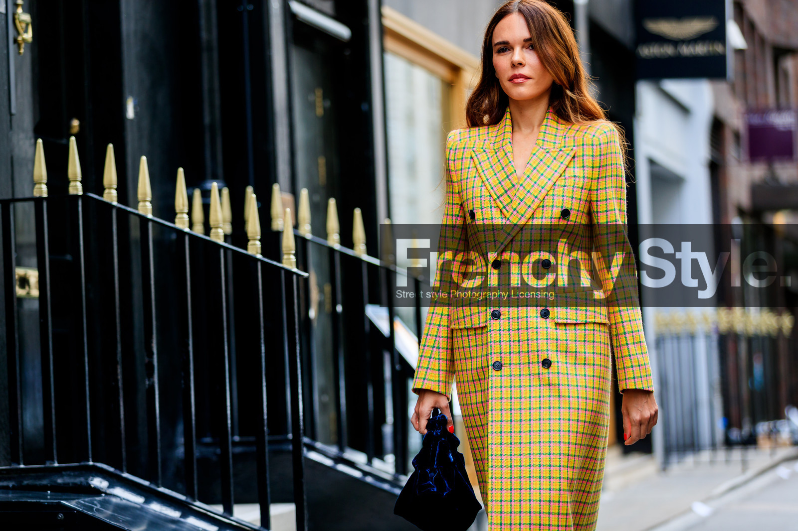 balenciaga, black bag, checked, evangelie smyrniotaki, graphic jacket, leather bag, plaid, printed coat, printed jacket, yellow coat, fashion week, frenchystyle, FW, jonathan paciullo, street style, LFW, LONDON, SPRING SUMMER 2019, SS 19, atmosphere details, horizontal, detail
