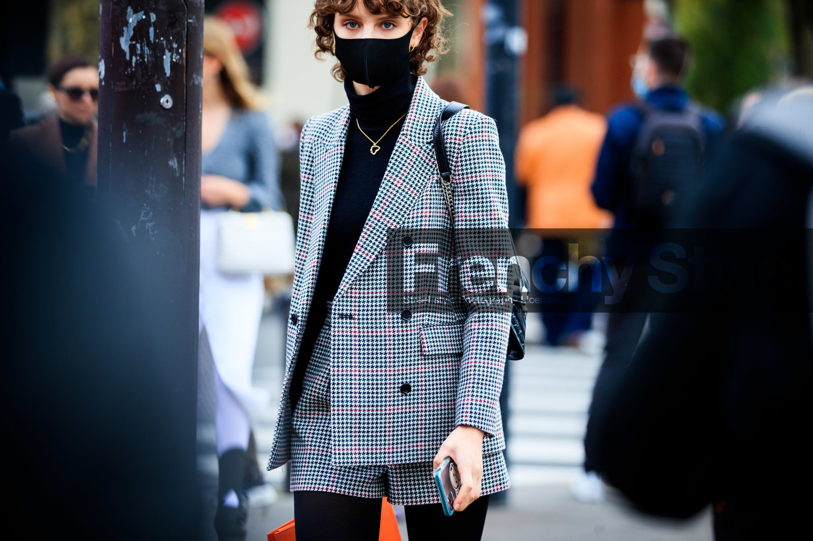 checked jacket, checked shorts, checked suits, black pullover, black tights, doc turtleneck pullover, street style, jonathan paciullo, FW, frenchystyle, fashion week, PFW, PARIS, SPRING SUMMER 2021, SS 21, horizontal, atmosphere details, detail, model