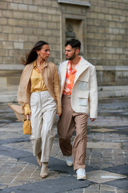 alice & j.s, alice barbier, JS roques, yellow shirt, yellow leather bag, hand bag, white leather pants, beige suede boots, light beige trench coat, sheer trench coat, silk shirt, orange shirt, tie and dye shirt, light beige jacket, used jacket, fashion week, frenchystyle, FW, jonathan paciullo, street style, PFW, PARIS, SPRING SUMMER 2020, SS 20, horizontal, full length