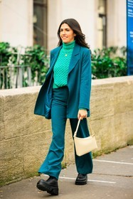 turquoise jumper, knitted jumper, knitxear, turtleneck top, necklace, blue suit, chunky boots, black boots, beige handbag, small handbag, fashion week, frenchystyle, FW, jonathan paciullo, street style, AUTUMN WINTER 2022-2023, FALL WINTER 2022_2023, FW 22-23, PFW, PARIS, vertical, full length