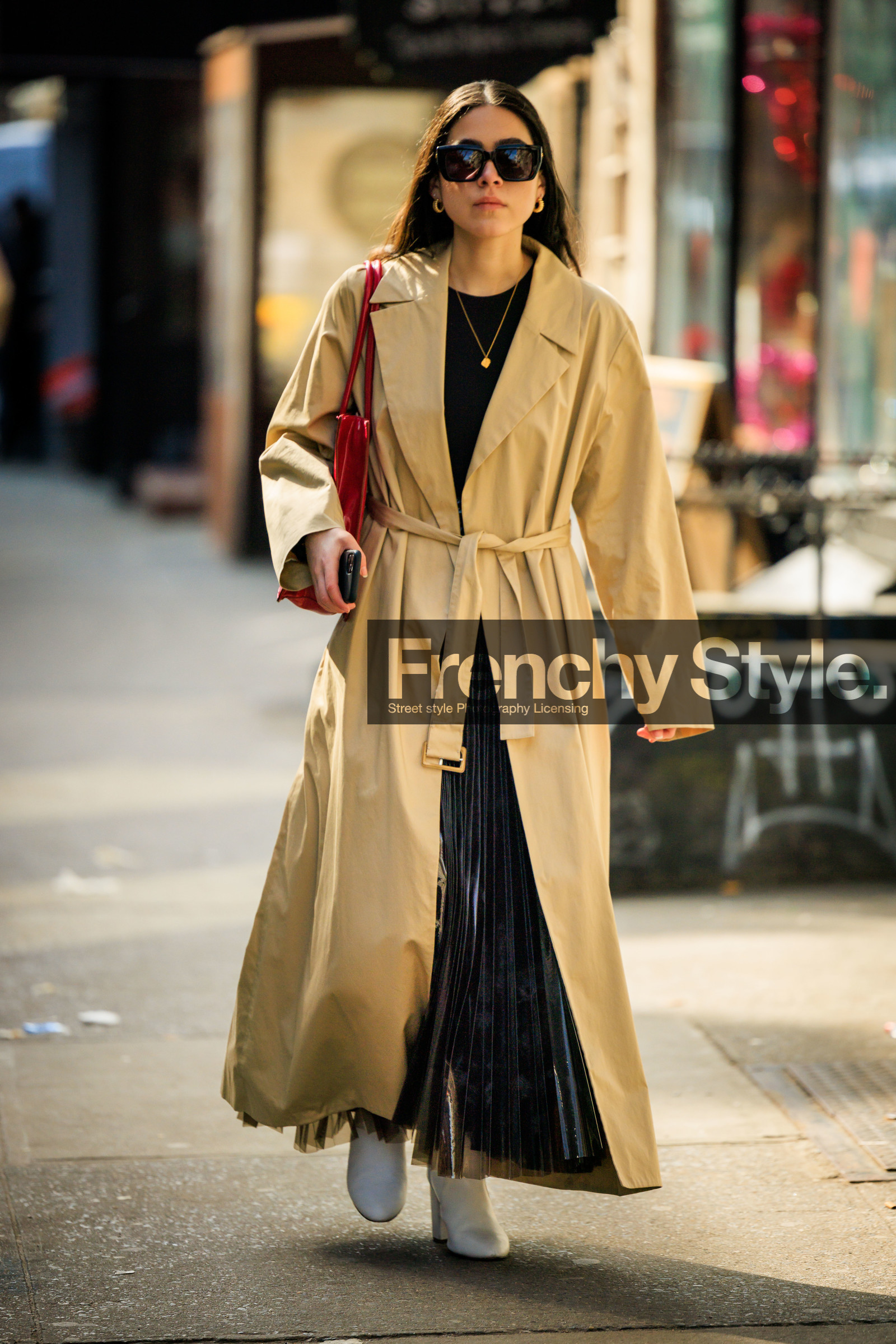 classic trench, beige trench, leather trench, leather trench coat, pleated long skirt, black long skirt, white boots, black sunglasses, red handbag, pendant necklace, black top, creole earrings, street style, jonathan paciullo, FW, frenchystyle, fashion week, NYFW, NEW YORK, AUTUMN WINTER 2022-2023, FALL WINTER 2022_2023, FW 22-23, vertical, full length