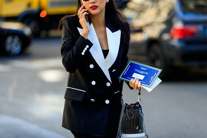 black and white, black bag, blazer, graphic jacket, leather bag, printed jacket, studs, fashion week, frenchystyle, FW, jonathan paciullo, street style, PFW, PARIS, AUTUMN WINTER 2019-2020, AW 19-20, FALL WINTER 2019-2020, FW 19-20, horizontal, atmosphere details, detail