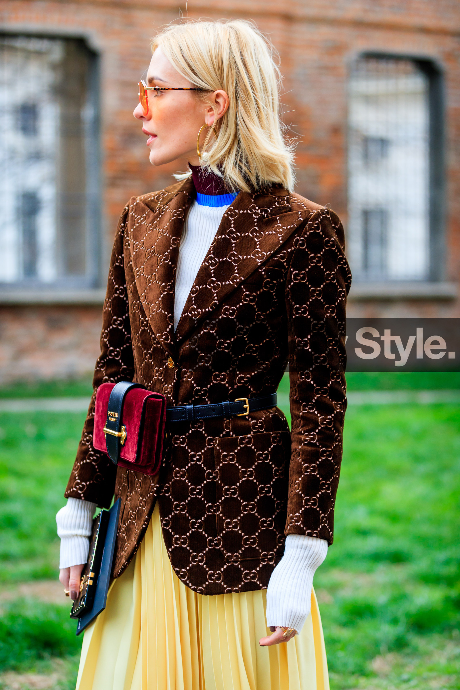 bordeaux, brown jacket, burgundy, checked, fanny pack, graphic jacket, leather bag, plaid, pleated skirt, prada, printed jacket, red bag, sunglasses, turtleneck sweater, velvet, white sweater, yellow skirt, fashion week, frenchystyle, FW, jonathan paciullo, street style, MFW, MILAN, AUTUMN WINTER 2018-2019, FALL WINTER 2018-2019, FW 18-19, vertical, detail, atmosphere details, viktoria rader
