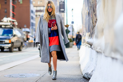 atmosphere details, AUTUMN WINTER 2016-2017, AW 16-17, FALL WINTER 2016-2017, fashion week, frenchystyle, full length, FW, FW 16-17, graphic dress, grey coat, grey dress, high boots, high heels, horizontal, jonathan paciullo, leather clutch, NEW YORK, NYFW, red clutch, silver shoes, street style, striped dress, sunglasses, woman