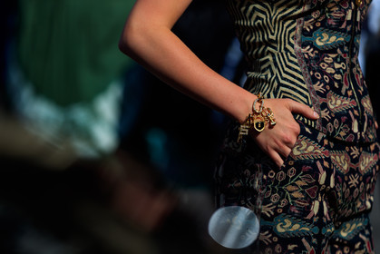 bracelet, graphic pants, graphic top, printed pants, printed top, fashion week, frenchystyle, FW, jonathan paciullo, street style, PFW, PARIS, atmosphere details, horizontal, detail, AUTUMN WINTER 2018-2019, FALL WINTER 2018-2019, FW 18-19