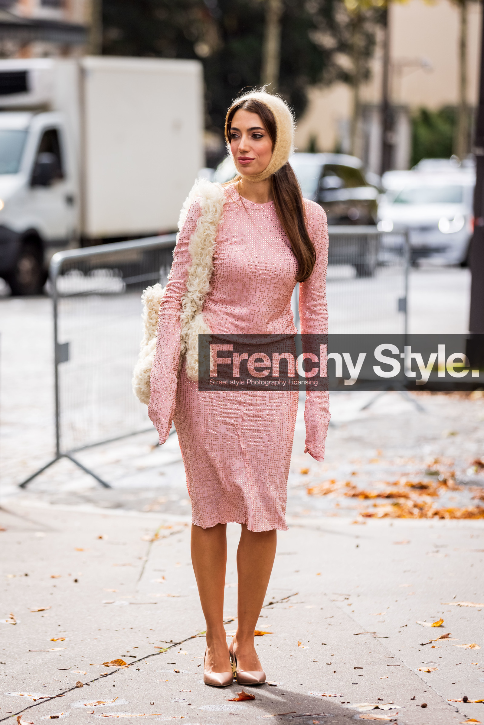 bag, balaclava, beige cagoule, cagoule, cream bag, fluffly bag, heels, nude heels, pink skirt, pink top, skirt, strass, top, fashion week, frenchystyle, FW, jonathan paciullo, street style, PFW, PARIS, SPRING SUMMER 2022, SS 22, vertical, full length