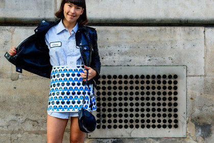 atmosphere details, black bag, black jacket, black perfecto, blue shirt, blue skirt, clara cornet, courrèges, detail, fashion week, frenchystyle, FW, graphic skirt, horizontal, jonathan paciullo, leather bag, leather jacket, leather perfecto, loewe, PARIS, PFW, printed skirt, SPRING SUMMER 2017, SS 17, street style