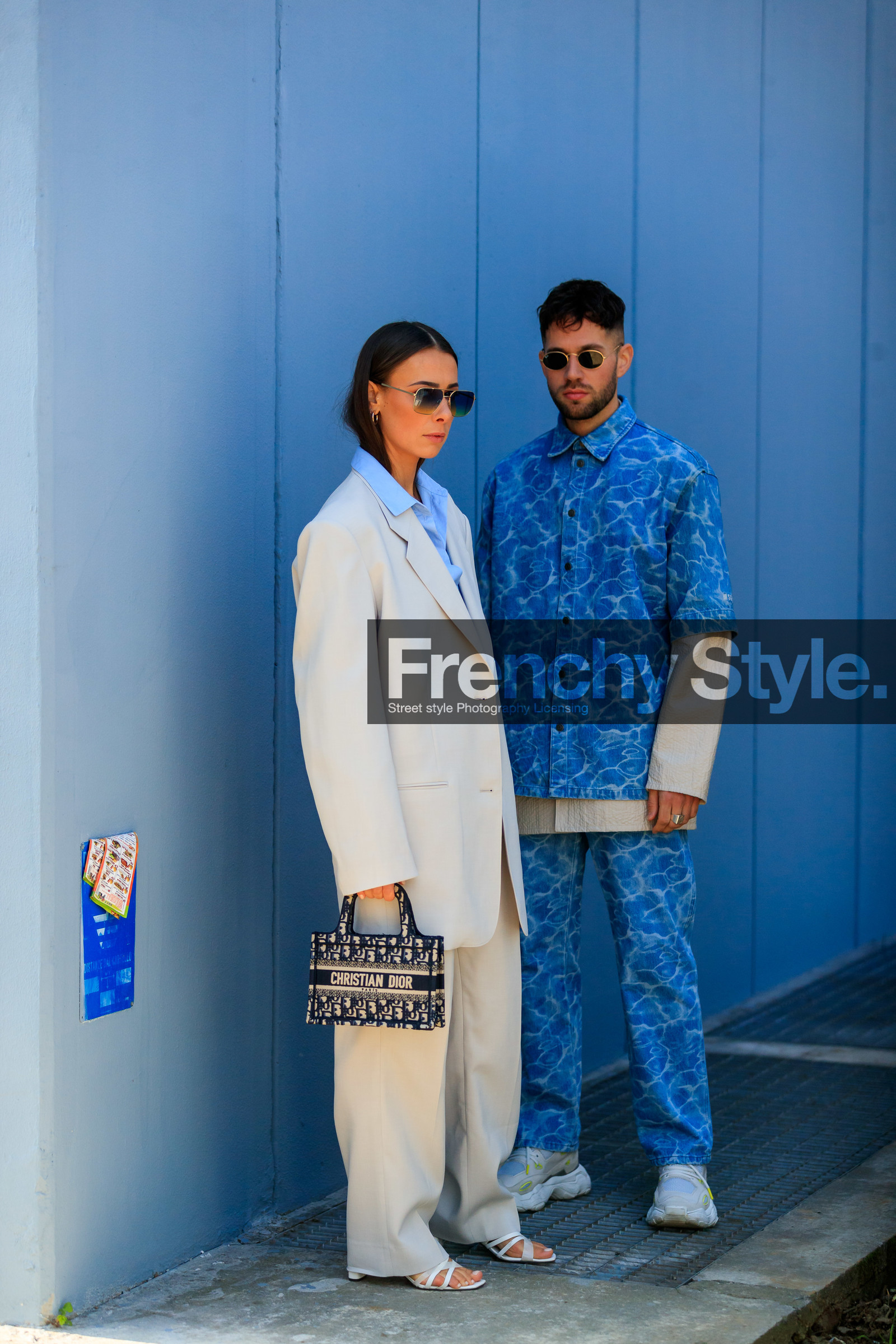 alice & j.s, alice barbier, JS roques, white jacket, white pants, blue shirt, blue pants, tie and dye shirt, tie and dye pants, denim shirt, blue jeans, short sleeves shirt, dior bag, hand bag, monogrammed bag, navy blue bag, oversize jacket, oversize pants, white leather sneakers, white sneakers, fashion week, frenchystyle, FW, jonathan paciullo, street style, MFW, MILAN, AUTUMN WINTER 2020-2021, FALL WINTER 2020-2021, FW 20-21, vertical, full length