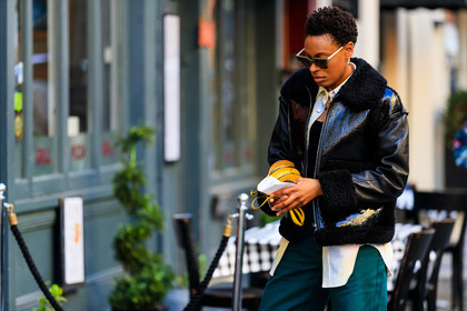 black jacket, black pants, donna wallace, leather bag, leather jacket, sunglasses, trousers, white shirt, yellow bag, street style, jonathan paciullo, FW, frenchystyle, fashion week, LFW, LONDON, AUTUMN WINTER 2019-2020, AW 19-20, FW 19-20, FALL WINTER 2019-2020, horizontal, atmosphere details, detail