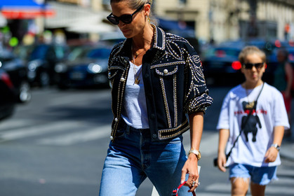 black jacket, blue denim, denim pants, embroidered jacket, graphic jacket, jeans, necklace, studs, sunglasses, trousers, white t shirt, PFW, fashion week, frenchystyle, FW, jonathan paciullo, street style, PARIS, horizontal, atmosphere details, detail, AUTUMN WINTER 2018-2019, FALL WINTER 2018-2019, FW 18-19, helena bordon