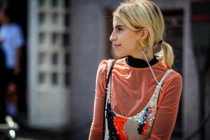 earrings, glitter, graphic dress, orange top, printed dress, sequined dress, shiny dress, fashion week, frenchystyle, FW, jonathan paciullo, street style, PFW, PARIS, atmosphere details, horizontal, detail, AUTUMN WINTER 2018-2019, FALL WINTER 2018-2019, FW 18-19, caro daur