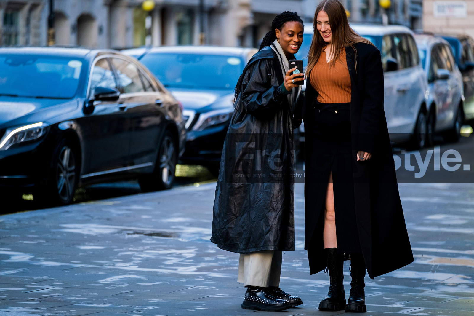 donna wallace, black parka, black skirt, black coat, orange pullover, camel pullover, split skirt, chanel skirt, long skirt, low necked pullover, black leather boots, laced boots, flat boots, big sole boots, fashion week, frenchystyle, FW, jonathan paciullo, street style, LFW, LONDON, AUTUMN WINTER 2020-2021, FALL WINTER 2020-2021, FW 20-21, horizontal, atmosphere details, full length