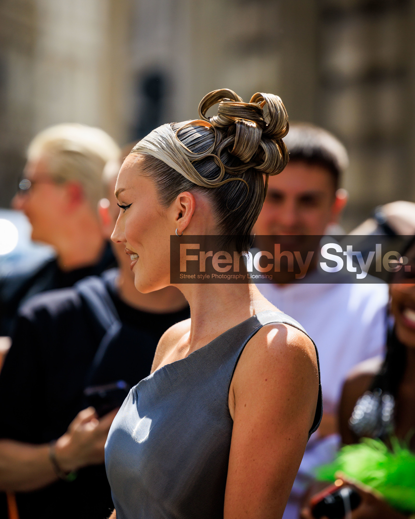 fashion week, frenchystyle, FW, jonathan paciullo, street style, PFW, PARIS, FW 23-24, FALL WINTER 2023-2024, AUTUMN WINTER 2023-2024, HAUTE COUTURE, vertical, atmosphere details, detail
