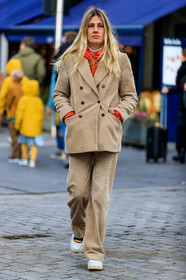 natalie hartley, beige jacket, beige pants, beige suits, velvet jacket, velvet pants, velvet suits, corduroy jacket, corduroy pants, corduroy suits, red eyeshadow, red hoodie, fashion week, frenchystyle, FW, jonathan paciullo, street style, LFW, LONDON, AUTUMN WINTER 2020-2021, FALL WINTER 2020-2021, FW 20-21, vertical, full length