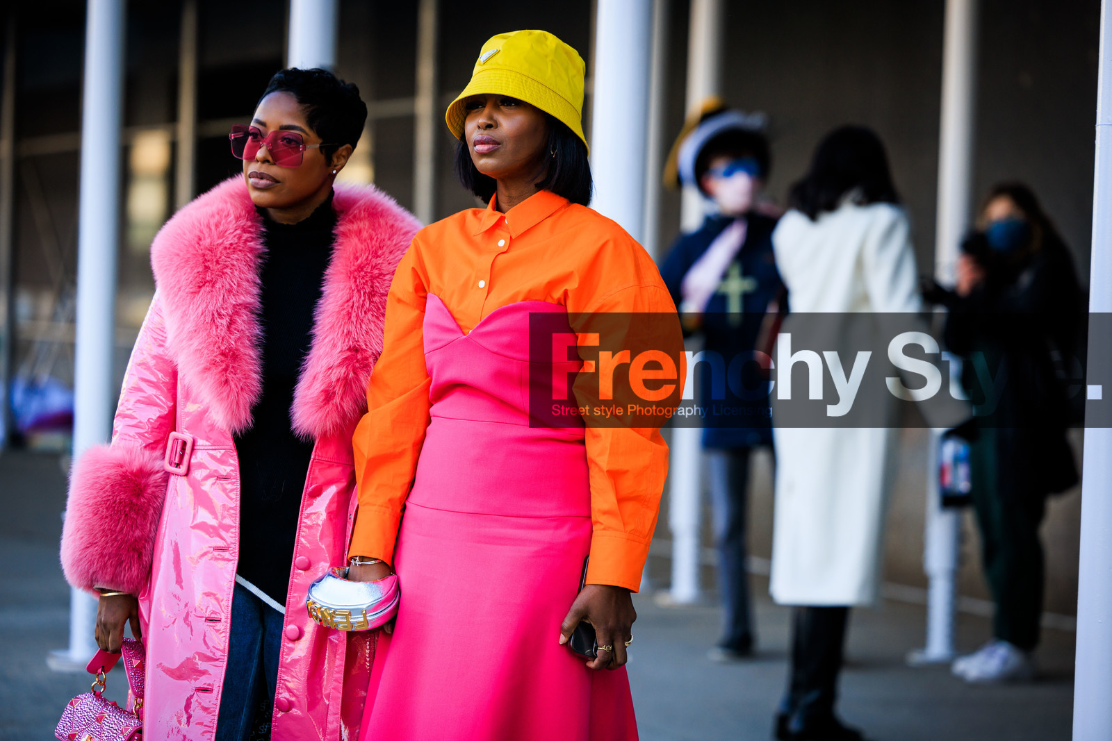 multicolor look, pink coat, furry coat, fluffy pink coat, pattent coat, pink sunglasses, pink dress, strapless dress, orange shirt, bucket hat, yellow hat, pink handbag, silver mini handbga, street style, jonathan paciullo, FW, frenchystyle, fashion week, NYFW, NEW YORK, AUTUMN WINTER 2022-2023, FALL WINTER 2022_2023, FW 22-23, atmosphere details, horizontal