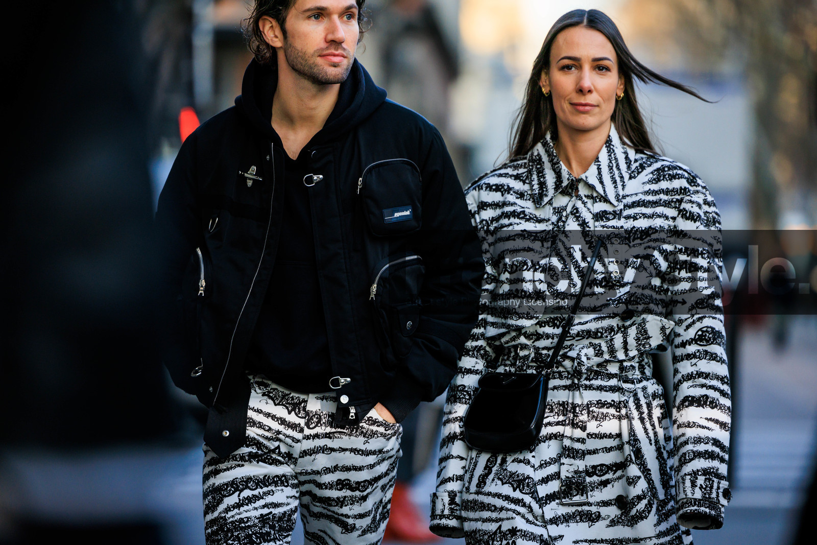 zebra coat, printed trench, animal print trench, bomber jacket, pocket jacket, zebra pants, animal print pants, crossbody bag, bag bag, prada bag, fashion week, frenchystyle, FW, jonathan paciullo, street style, PFW, PARIS, menswear, AUTUMN WINTER 2022-2023, FALL WINTER 2022-2023, FW 22-23, atmosphere details, detail, horizontal