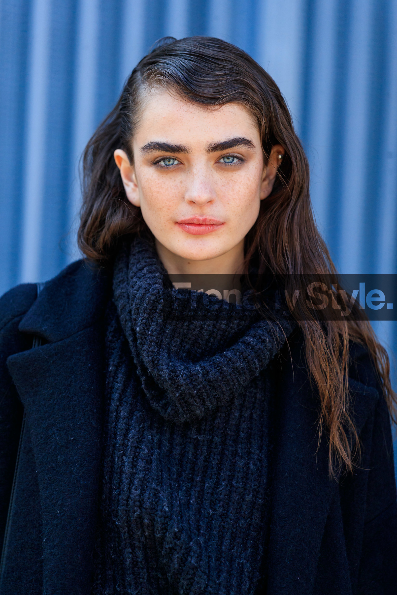 model, nude make up, dark grey pullover, turtleneck pullover, make up, make up details, hair details, close up detail, fashion week, frenchystyle, FW, jonathan paciullo, street style, MFW, MILAN, AUTUMN WINTER 2020-2021, FALL WINTER 2020-2021, FW 20-21, vertical, atmosphere details, detail, portrait