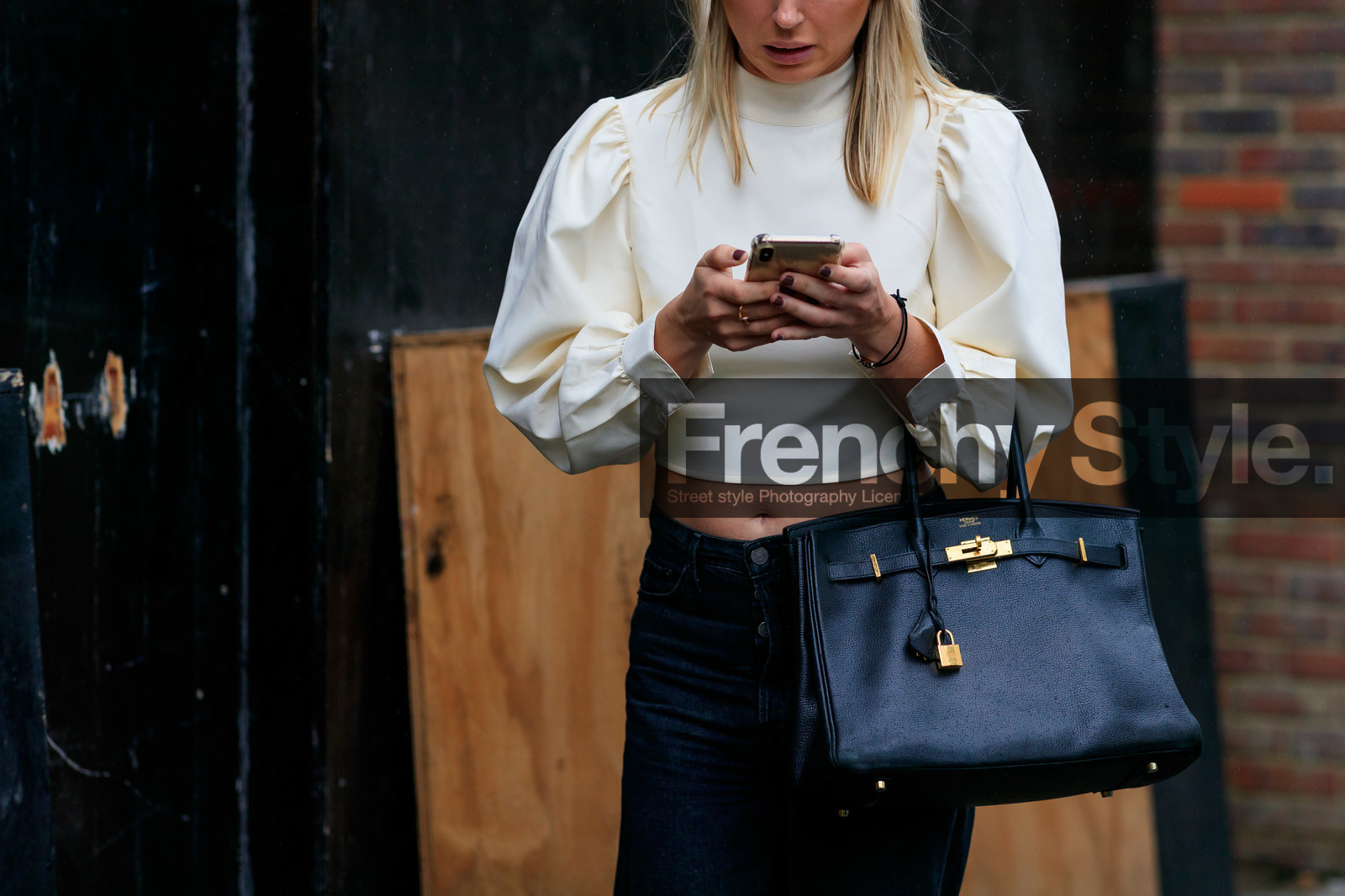 white blouse, balloon sleeves, high collar blouse, cropped blouse, kelly hermes bag, hermes bag, black leather bag, black denim pants, fashion week, frenchystyle, FW, jonathan paciullo, street style, atmosphere details, horizontal, detail