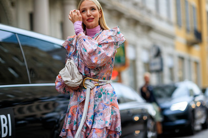 leonie hanne, light pink dress, floral printed dress, mini dress, long sleeves dress, ruffle dress, high collar top, turtleneck top, light pink top, bottega veneta bag, white leather clutch, white leather belt, bottega veneta belt, belted dress, fashion week, frenchystyle, FW, jonathan paciullo, street style, MFW, MILAN, SPRING SUMMER 2020, SS 20