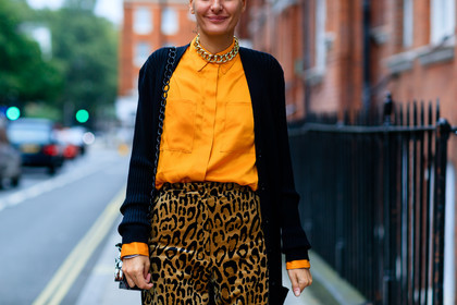 animal print, atmosphere details, black cardigan, brown pants, chains, detail, fashion week, frenchystyle, FW, giovanna battaglia, horizontal, jonathan paciullo, leopard print, LFW, LONDON, necklace, orange shirt, printed pants, SPRING SUMMER 2017, SS 17, street style, trousers, woman