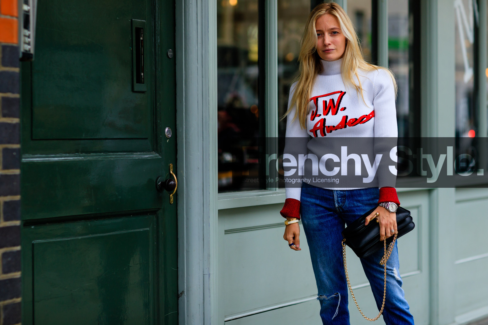atmosphere details, black bag, blue denim, denim pants, detail, fashion week, frenchystyle, FW, horizontal, jeans, jonathan paciullo, jw anderson, leather bag, LFW, LONDON, printed sweater, SPRING SUMMER 2017, SS 17, street style, trousers, white sweater, woman