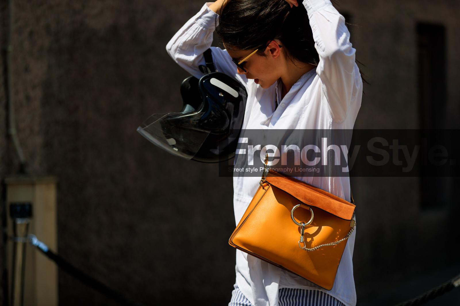 camel bag, chloé, leather bag, sunglasses, white shirt, fashion week, frenchystyle, FW, jonathan paciullo, street style, PFW, PARIS, atmosphere details, horizontal, detail, AUTUMN WINTER 2018-2019, FALL WINTER 2018-2019, FW 18-19