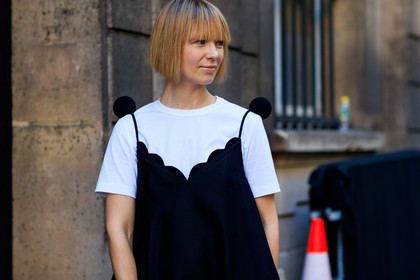 black and white, black dress, valentino, white t shirt, PFW, fashion week, frenchystyle, FW, jonathan paciullo, street style, PARIS, horizontal, atmosphere details, detail, AUTUMN WINTER 2018-2019, FALL WINTER 2018-2019, FW 18-19, vika gazinskaya