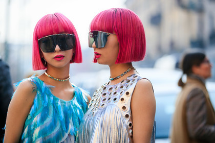 alexandra guerain, Ami and Aya Suzuki, blue dress, choker, dyed hair, feathers, fringes, glitter, graphic dress, necklace, pink hair, printed dress, shiny dress, silver dress, sunglasses, fashion week, frenchystyle, FW, jonathan paciullo, street style, MFW, MILAN, AUTUMN WINTER 2019-2020, AW 19-20, FALL WINTER 2019-2020, FW 19-20, atmosphere details, detail, horizontal