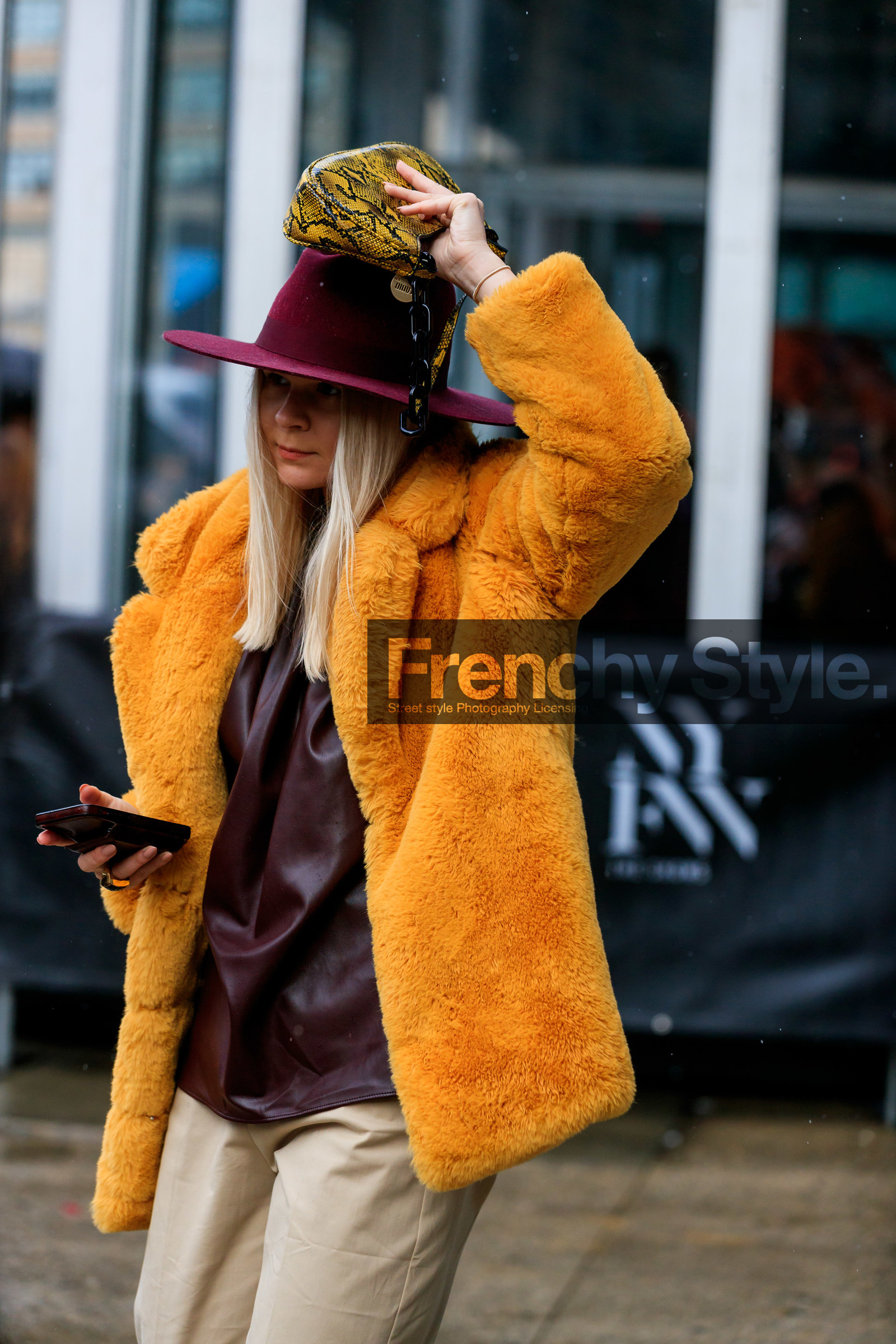 yellow coat, fur coat, burgundy hat, brown leather top, brown leather shirt, brown leather blouse, light beige pants, yellow leather bag, animal skin bag, fashion week, frenchystyle, FW, jonathan paciullo, street style, AUTUMN WINTER 2020-2021, FALL WINTER 2020-2021, FW 20-21, vertical, atmosphere details, detail, NYFW, NEW YORK