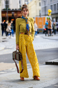 estelle pigault, gucci bag, monogrammed bag, brown leather bag, striped bag, striped strap bag, yellow pants, brocart pants, flare pants, silk pants, floral printed pants, camel suede belt, brown suede belt, striped belt, bicolor belt, belted pants, camel leather boots, cowboy boots, light green top, light green sweatshirt, floral printed scarf, blue scarf, camel scarf, fashion week, frenchystyle, FW, jonathan paciullo, street style, LFW, LONDON, AUTUMN WINTER 2020-2021, FALL WINTER 2020-2021, FW 20-21, vertical, full length