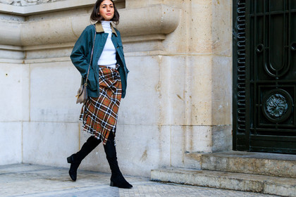 atmosphere details, AUTUMN WINTER 2017-2018, AW 17-18, black boots, black shoes, brown skirt, checked skirt, diletta bonaiuti, FALL WINTER 2017-2018, fashion week, frenchystyle, full length, FW, FW 17-18, graphic skirt, green jacket, high boots, horizontal, jonathan paciullo, jw anderson, leather bag, leather shoes, nude bag, PARIS, PFW, plaid, street style, tartan, white sweater