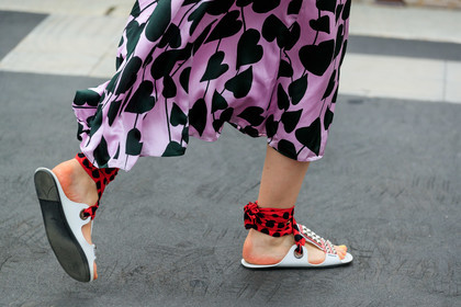 chloe hill, prada sandals, flat sandals, red sandals, white leather sandals, studs sandals, multi straps sandals, long dress, lilac dress, floral printed dress, mid long sleeves dress, high collar dress, fashion week, frenchystyle, FW, jonathan paciullo, street style, MFW, MILAN, SPRING SUMMER 2020, SS 20