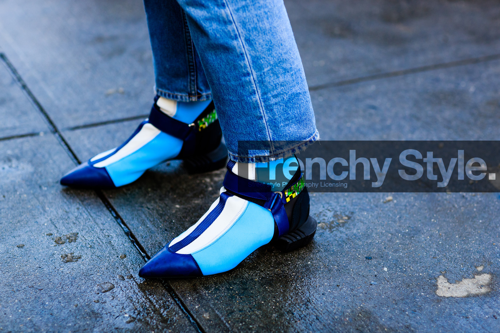 atmosphere details, AUTUMN WINTER 2017-2018, AW 17-18, blue denim, denim pants, detail, FALL WINTER 2017-2018, fashion week, frenchystyle, FW, FW 17-18, graphic shoes, horizontal, jeans, jonathan paciullo, leather shoes, linda tol, louis vuitton, NEW YORK, NYFW, street style, trousers, turquoise