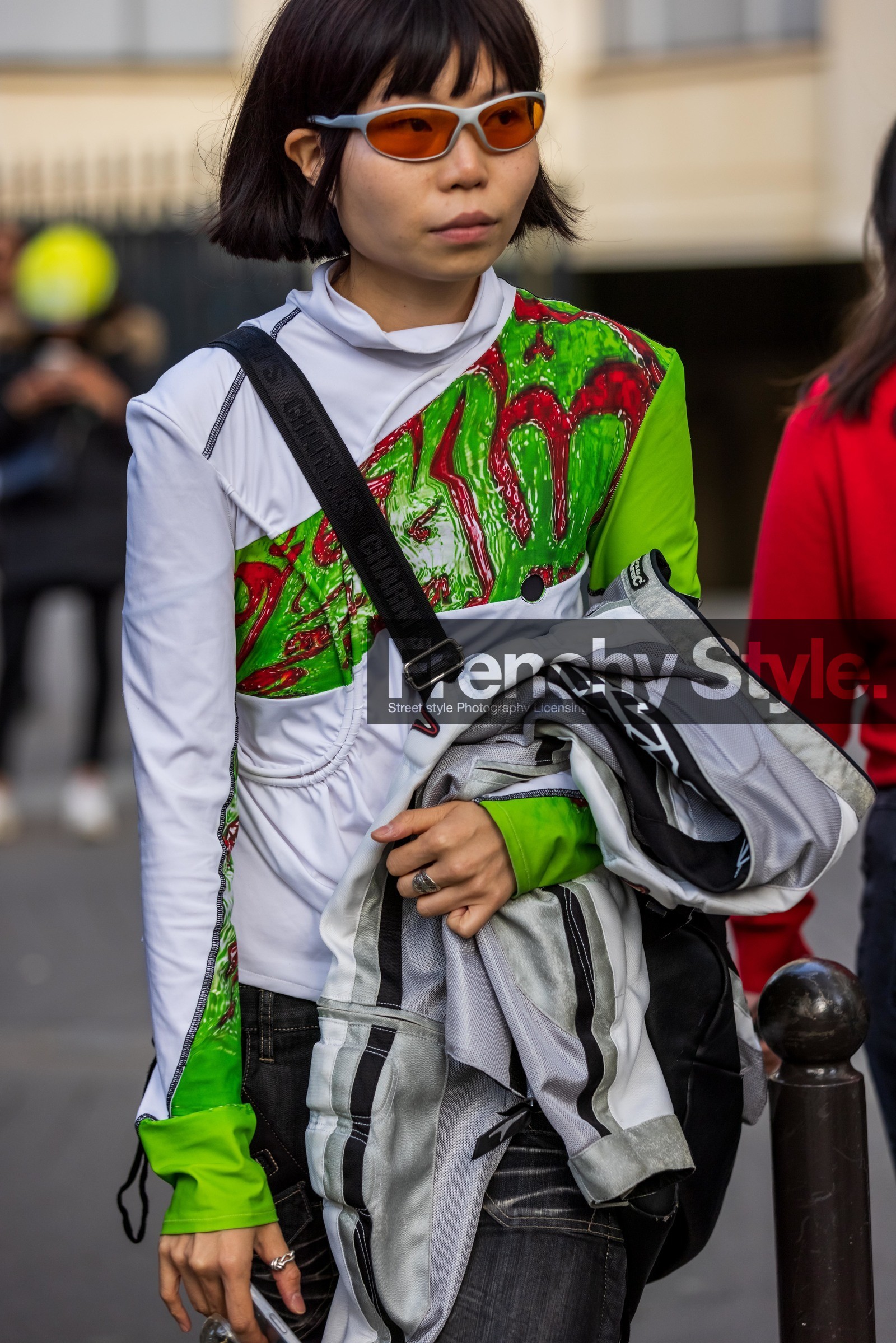 color, fluo green, green top, grey jacket, grey sunglasses, jacket, print, printed top, sunglasses, top, turtleneck, white top, white turtleneck, street style, jonathan paciullo, FW, frenchystyle, fashion week, PFW, PARIS, SPRING SUMMER 2022, SS 22, vertical, atmosphere details