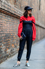 AUTUMN WINTER 2017-2018, AW 17-18, black bag, black cap, black jumpsuit, chanel handbag, eleonora carisi, FALL WINTER 2017-2018, fashion week, frenchystyle, full length, FW, FW 17-18, high heels, jonathan paciullo, leather bag, leather shoes, MFW, MILAN, red sweater, shiny shoes, silver shoes, street style, sunglasses, timeless bag, trousers, vertical