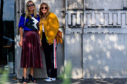 atmosphere details, black pants, black shoes, blue sweater, bordeaux, brown bag, burgundy, chloé, fashion week, frenchystyle, full length, FW, high heels, horizontal, jonathan paciullo, leather bag, leather shoes, leather skirt, PARIS, PFW, pleated skirt, printed sweater, red skirt, shearling, SPRING SUMMER 2018, SS 18, street style, sunglasses, trousers, white sneakers, yellow fur, yellow jacket