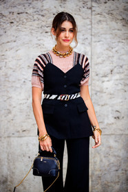 nour arida, black shirt, black top, black pants, black leather bag, golden necklace, golden bracelet, big chain necklace, big chain bracelet, big bracelet, big bangle, diamond necklace, belted jacket, belted shirt, sleeveless jacket, sleeveless shirt, layered jacket, layered shirt, layered top, striped pullover, short sleeves pullover, nude pullover, zebra printed belt, animal printed belt, fur belt, striped belt, hand bag, chloe bag, fashion week, frenchystyle, FW, jonathan paciullo, street style, PFW, PARIS, SPRING SUMMER 2021, SS 21, vertical, atmosphere details, detail