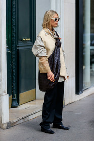 linda tol, white sunglasses, square shape glasses, big sunglasses, tol sunglasses, nude jacket, nude shirt, sheer shirt, light beige jacket, light beige shirt, used jacket, sleeveless jacket, checked shirt, plaid shirt, lavalliere collar, green shirt, layered shirt, layered jacket, crossbody bag, plaited bag, plaited leather bag, big bag, black pants, black leather loafers, brown leather bag, bottega veneta bag, fashion week, frenchystyle, FW, jonathan paciullo, street style, PFW, PARIS, vertical, full length