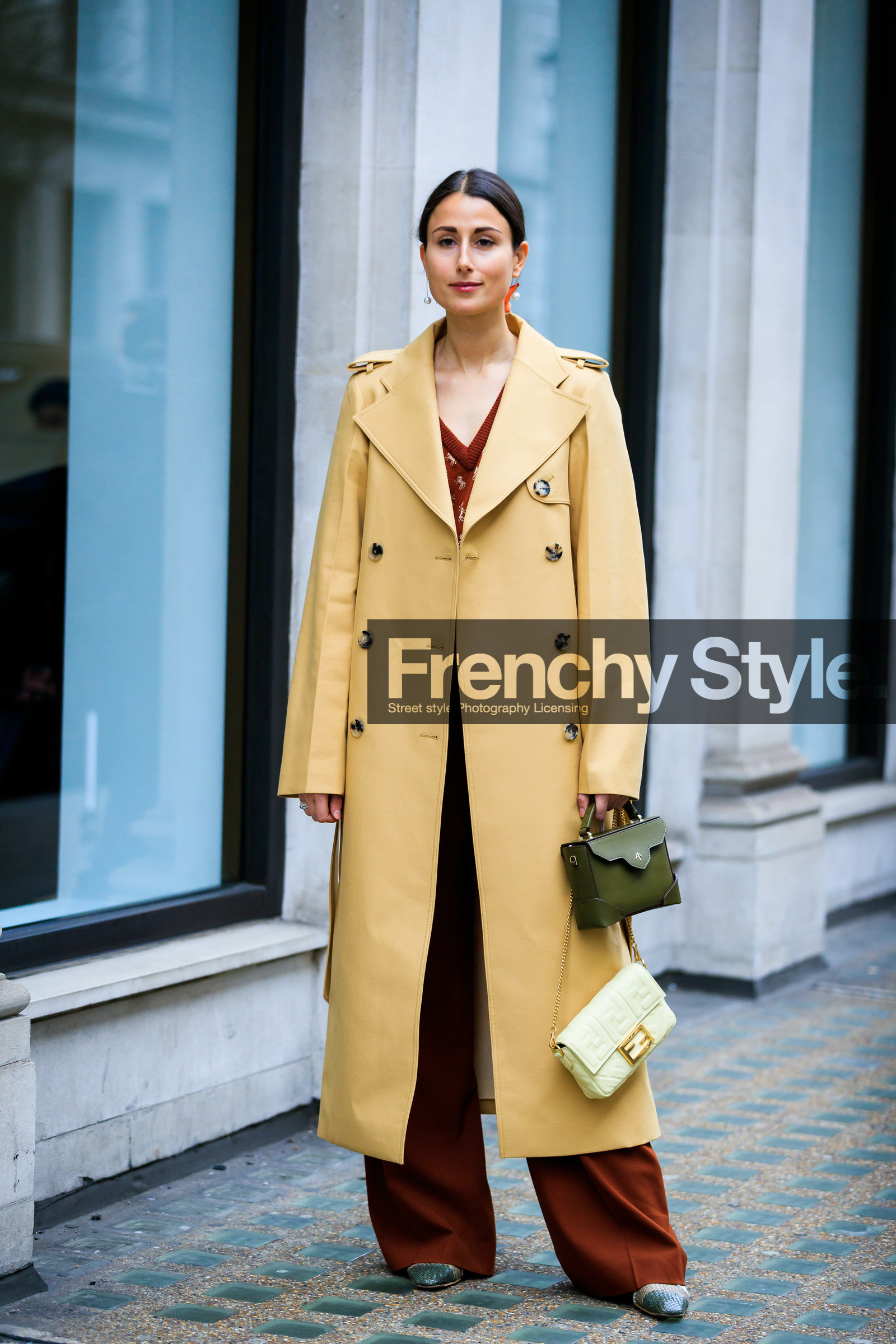 beige coat, brown pants, fendi, green bag, julia haghjoo, leather bag, leather shoes, trousers, white bag, street style, jonathan paciullo, FW, frenchystyle, fashion week, LFW, LONDON, AUTUMN WINTER 2019-2020, AW 19-20, FW 19-20, FALL WINTER 2019-2020, vertical, full length